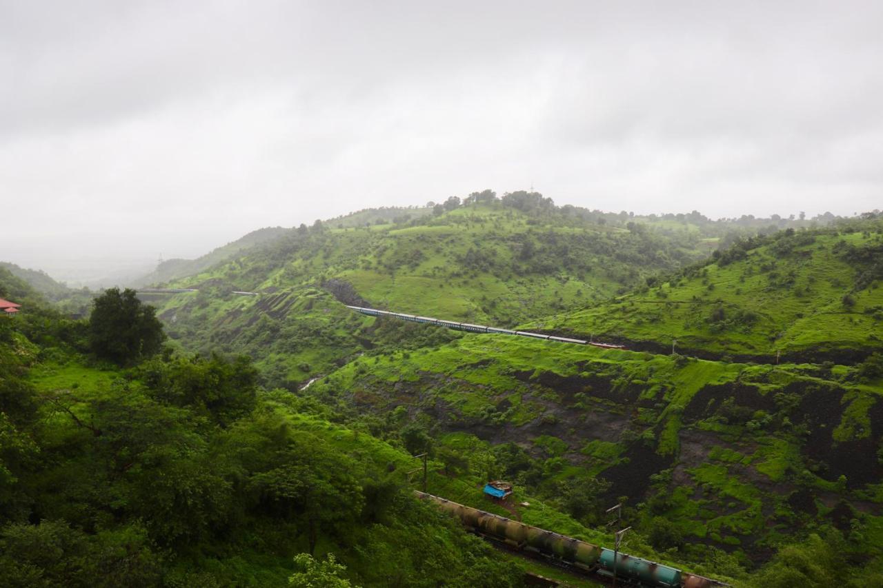 Manas Resort With Petting Zoo, Igatpuri Extérieur photo