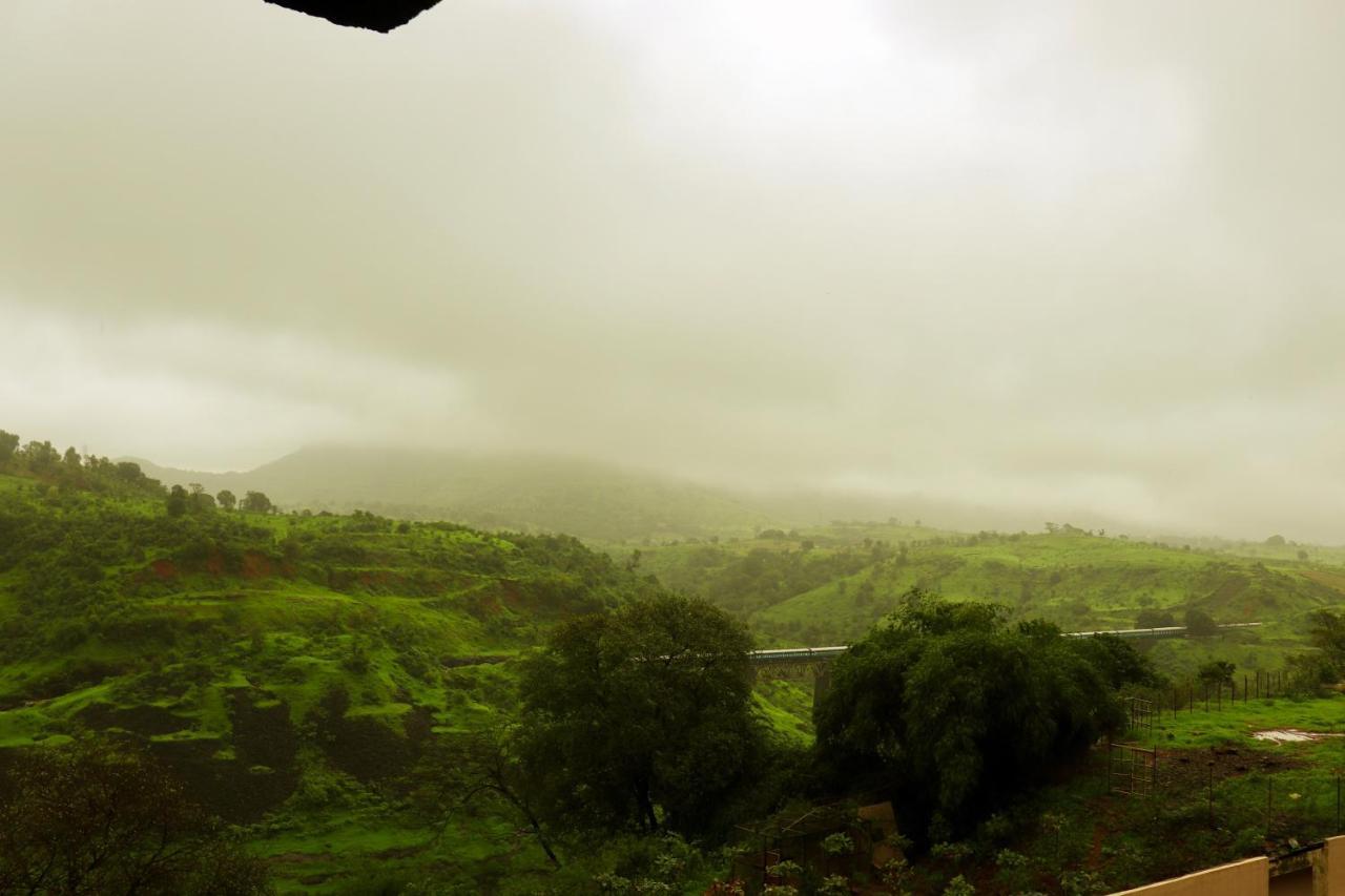 Manas Resort With Petting Zoo, Igatpuri Extérieur photo